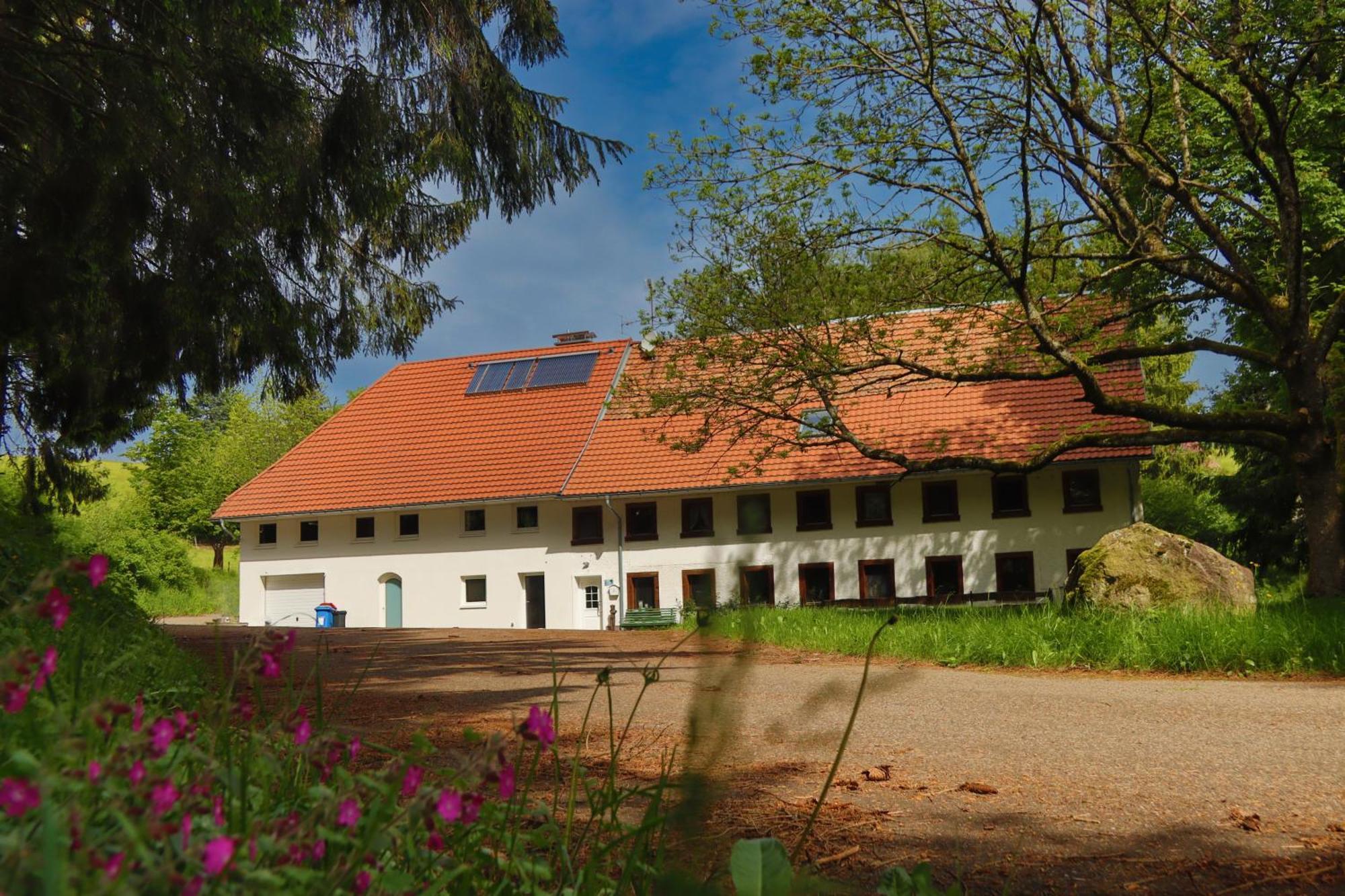 Schwarzwald Escape Guest House Gorwihl ภายนอก รูปภาพ